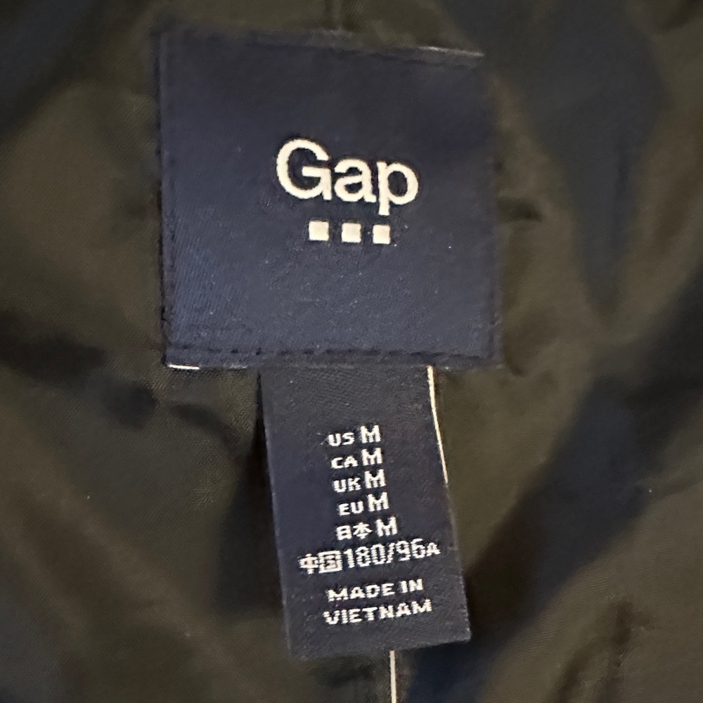 Gap Button-Up Vest - Picture 2 of 5